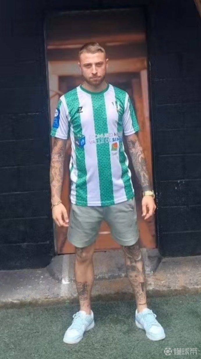 西班牙球员打裁判被禁一年半；说裁判该打的秘书长是主席儿子