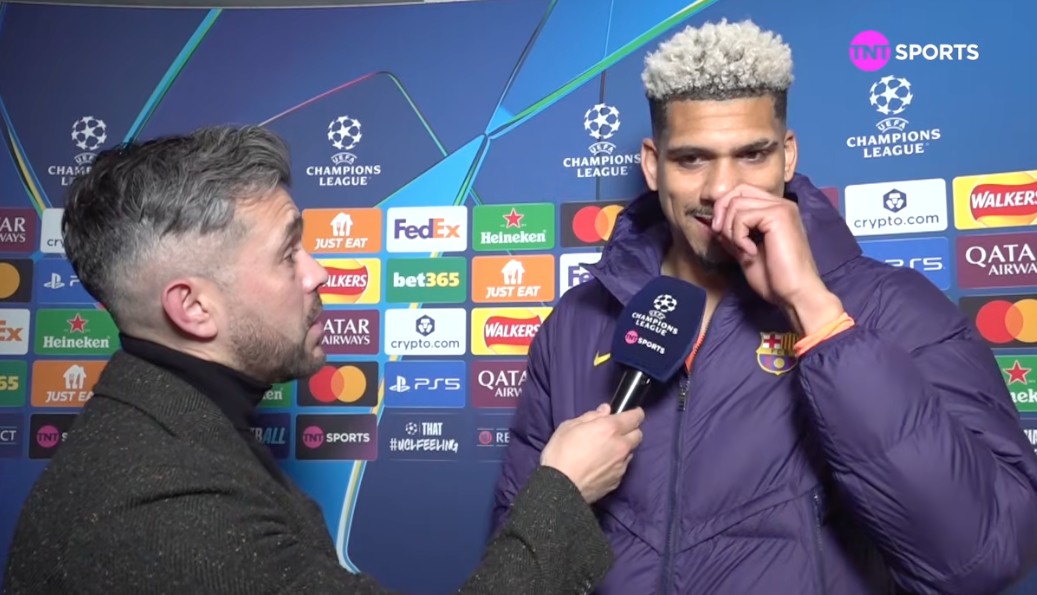 阿劳霍：我对踢右后卫不陌生；佩德里没什么问题只是有点疲劳